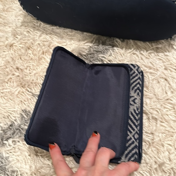 Thirty One Crossbody purse with wallet - Picture 6 of 6